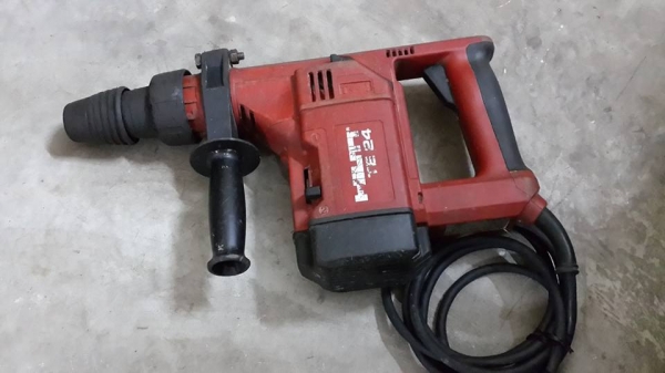 HILTI TE24 สว่านโรตารี่ ยี่ห้อ ฮิลติ รุ่น TE24 HILTI TE24 สว่านโรตารี่ ยี่ห้อ ฮิลติ รุ่น TE24