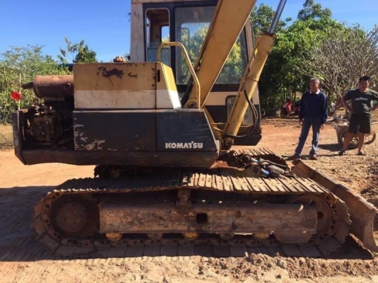 ขาย 295,000 บาท KOMATSU PC60-5 เครื่องดี ปั้มแรง โช่หนา เอวแน่น เอกสารชื้อขาย  รถอยู่ จ.สกลนคร โทร 0610710295