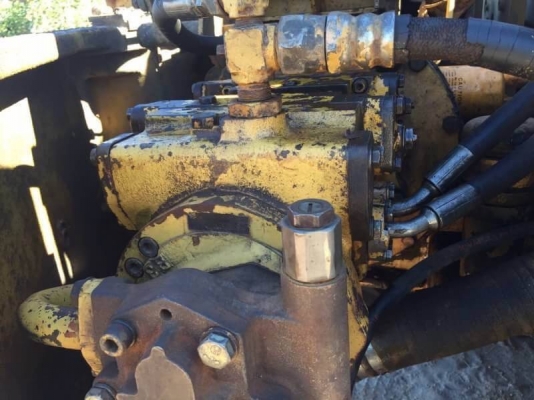 ขาย 295,000 บาท KOMATSU PC60-5 เครื่องดี ปั้มแรง โช่หนา เอวแน่น เอกสารชื้อขาย  รถอยู่ จ.สกลนคร โทร 0610710295