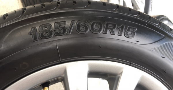 ล้อแม็ก Toyota Vios รุ่น12ก้าน สีรมดำ ขอบ 15 พร้อมยาง 185-60-15 ปลายปี 15