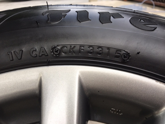 ล้อแม็ก Toyota Vios รุ่น12ก้าน สีรมดำ ขอบ 15 พร้อมยาง 185-60-15 ปลายปี 15