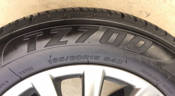 ล้อแม็ก Toyota Vios รุ่น12ก้าน สีรมดำ ขอบ 15 พร้อมยาง 185-60-15 ปลายปี 15