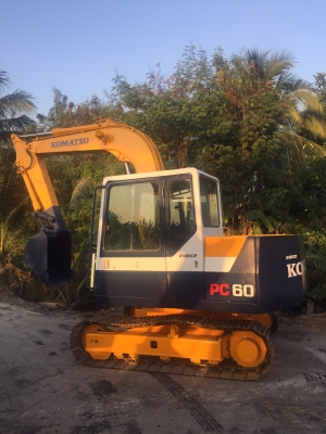 ขายรถขุดนำเข้าจากประเทศญี่ปุ่น komatsu pc60-6รถสวยพร้อมใช้งาน ช่วงล่างสวย รถชั่วโมงการทำงานน้อย สนใจสอบถาม089-2579650