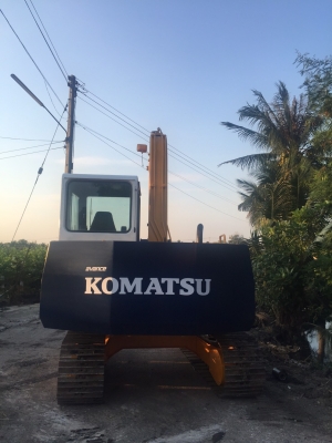 ขายรถขุดนำเข้าจากประเทศญี่ปุ่น komatsu pc60-6รถสวยพร้อมใช้งาน ช่วงล่างสวย รถชั่วโมงการทำงานน้อย สนใจสอบถาม089-2579650