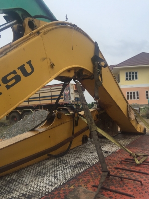 ขายบูมอาร์มเก่าญี่ปุ่น komatsu pc60-6 อาร์มพิเศษ สภาพสวย สลักแน่น สนใจ089-2579650 ขายบูมอาร์มเก่าญี่ปุ่น komatsu pc60-6 อาร์มพิเศษ สภาพสวย สลักแน่น สนใจ089-2579650