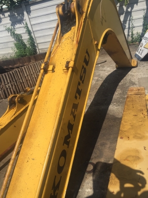 ขายบูมอาร์มเก่าญี่ปุ่น komatsu pc60-6 อาร์มพิเศษ สภาพสวย สลักแน่น สนใจ089-2579650
