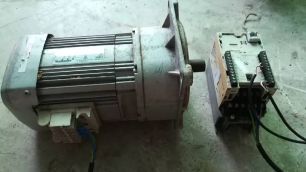 2,90Oบ.ส่งถึงบ้านฟรีโทร 083-2000058 LINE ID: line832923 ชุดมอเตอร์เกียร์MITSUBISHI 400 W.และอินเวอร์