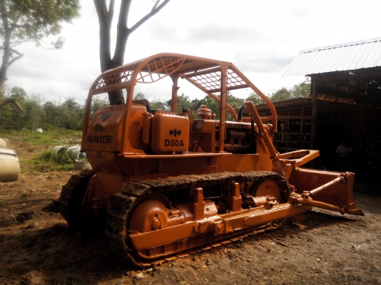 ขายรถแทรคเตอร์ KOMATSU D50A-15 ห้องเลี้ยวน้ำมัน พร้อมเขาล้มไม้ ราคา 400000 ขายรถแทรคเตอร์ KOMATSU D50A-15 ห้องเลี้ยวน้ำมัน พร้อมเขาล้มไม้ ราคา 400000