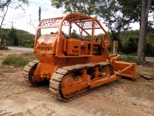 ขายรถแทรคเตอร์ KOMATSU D50A-15 ห้องเลี้ยวน้ำมัน พร้อมเขาล้มไม้ ราคา 400000