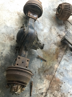 ขายเสื้อเพลา6ล้อISUZU KSครบชุดราคา22000โทร0643130366