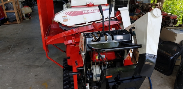 รถนวดข้าว 6.2 แรงเบนชิล สวยๆๆอุปกร์ณครับ ไม่แตกไม่หักพร้อมใช้งาน รหัสสินค้า H2 - 22 รถนวดข้าว 6.2 แรงเบนชิล สวยๆๆอุปกร์ณครับ ไม่แตกไม่หักพร้อมใช้งาน รหัสสินค้า H2 - 22