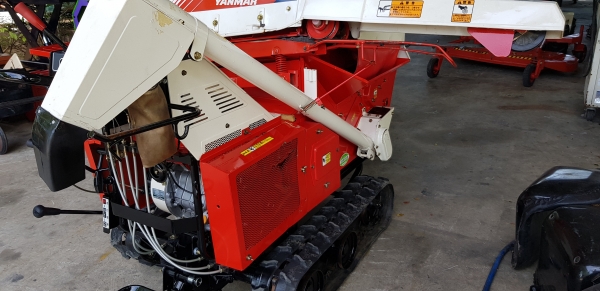 รถนวดข้าว 6.2 แรงเบนชิล สวยๆๆอุปกร์ณครับ ไม่แตกไม่หักพร้อมใช้งาน รหัสสินค้า H2 - 22 รถนวดข้าว 6.2 แรงเบนชิล สวยๆๆอุปกร์ณครับ ไม่แตกไม่หักพร้อมใช้งาน รหัสสินค้า H2 - 22