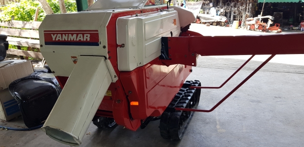 รถนวดข้าว 6.2 แรงเบนชิล สวยๆๆอุปกร์ณครับ ไม่แตกไม่หักพร้อมใช้งาน รหัสสินค้า H2 - 22 รถนวดข้าว 6.2 แรงเบนชิล สวยๆๆอุปกร์ณครับ ไม่แตกไม่หักพร้อมใช้งาน รหัสสินค้า H2 - 22