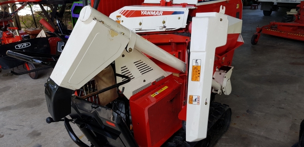 รถนวดข้าว 6.2 แรงเบนชิล สวยๆๆอุปกร์ณครับ ไม่แตกไม่หักพร้อมใช้งาน รหัสสินค้า H2 - 22 รถนวดข้าว 6.2 แรงเบนชิล สวยๆๆอุปกร์ณครับ ไม่แตกไม่หักพร้อมใช้งาน รหัสสินค้า H2 - 22