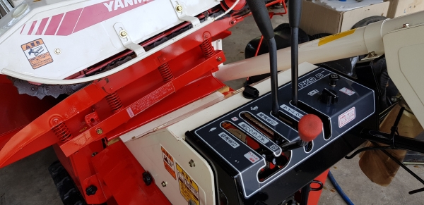 รถนวดข้าว 6.2 แรงเบนชิล สวยๆๆอุปกร์ณครับ ไม่แตกไม่หักพร้อมใช้งาน รหัสสินค้า H2 - 22 รถนวดข้าว 6.2 แรงเบนชิล สวยๆๆอุปกร์ณครับ ไม่แตกไม่หักพร้อมใช้งาน รหัสสินค้า H2 - 22