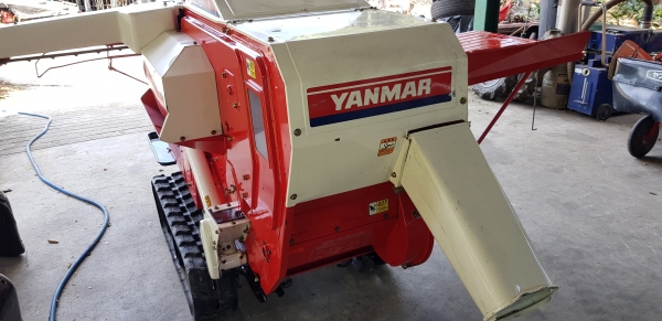 รถนวดข้าว 6.2 แรงเบนชิล สวยๆๆอุปกร์ณครับ ไม่แตกไม่หักพร้อมใช้งาน รหัสสินค้า H2 - 22 รถนวดข้าว 6.2 แรงเบนชิล สวยๆๆอุปกร์ณครับ ไม่แตกไม่หักพร้อมใช้งาน รหัสสินค้า H2 - 22