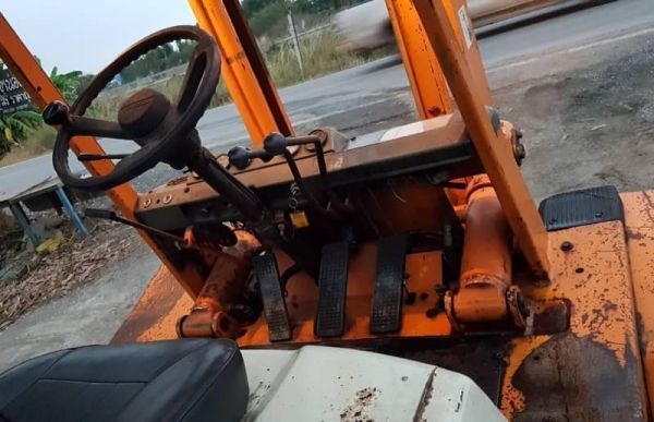 ขายด่วนรถยกดีเซลเกียรออโต้ขับง่ายTOYOTA4FD45ยก4.5ตันยกสูง4เมตรยางหน้าคู้ยางตัน6เส้นรถนอกนำเข้ายังไม่เคยใช้งานในเมืองไทยเลย