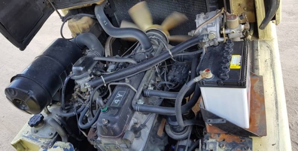 ขายด่วนรถยกTOYOTA5FG25ยก2.5ตันเสาสูง3เมตรติดตั้งตัวหนีบมาจากญี่ปู่นมารถนอกนำเข้ายังไม่เคยใช้งานในเมืองไทยเลย