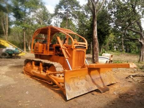 แทรคเตอร์ KOMATSU D 50 A-15 ห้องเลี้ยวน้ำมันพร้อมเขาล้มไม้ราคา 400,000 รถตรัง