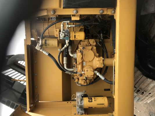 ขายcat320d ญี่ปุ่น ออกห้างเมโทร5000ชั่วโมง ราคา1,950,000 ติดต่อเฮียk 098-641-1550