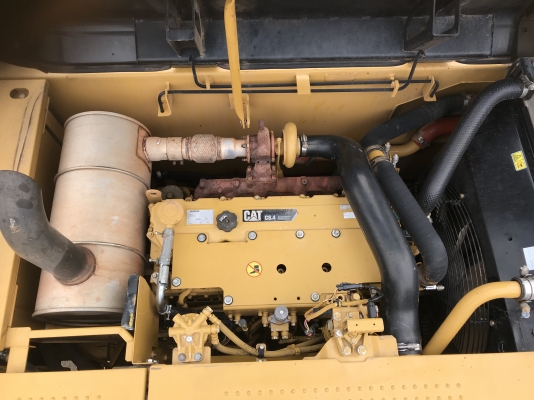 ขายcat320d ญี่ปุ่น ออกห้างเมโทร5000ชั่วโมง ราคา1,950,000 ติดต่อเฮียk 098-641-1550