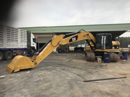 ขายcat320d ญี่ปุ่น ออกห้างเมโทร5000ชั่วโมง ราคา1,950,000 ติดต่อเฮียk 098-641-1550