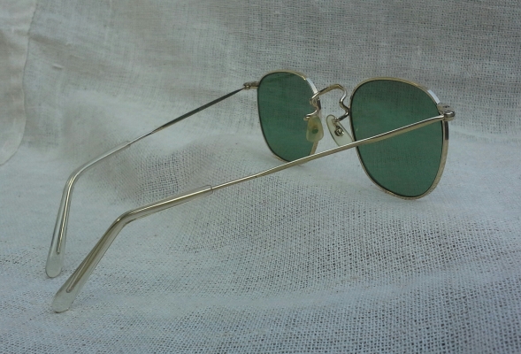 แว่นตาอิงลิชโกลด์ฟิลด์อันดับหนึ่งของแผ่นดิน 'อัลก้า - ผู้ยิ่งใหญ่' ยุค '60s ไซซ์คนเล็ก - หัวใจโต ! 124mm Vintage ALGHA handmade in England แว่นตาอิงลิชโกลด์ฟิลด์อันดับหนึ่งของแผ่นดิน 'อัลก้า - ผู้ยิ่งใหญ่' ยุค '60s ไซซ์คนเล็ก - หัวใจโต ! 124mm Vintage ALGHA handmade in England