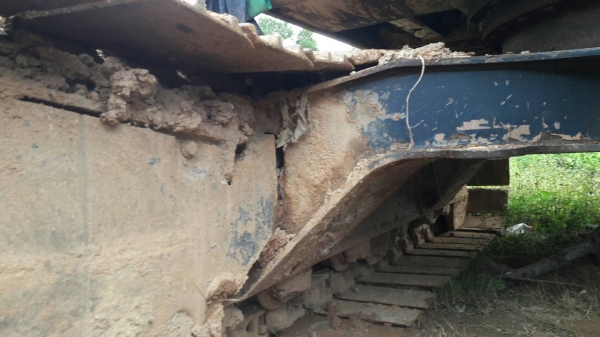 ขายรถแบคโฮ KOBELCO SK100-/// ระบบไฟเต็ม ไม่มีเอกสาร ราคา 550000