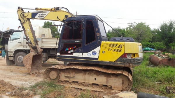 ขายรถแบคโฮ KOBELCO SK100-/// ระบบไฟเต็ม ไม่มีเอกสาร ราคา 550000