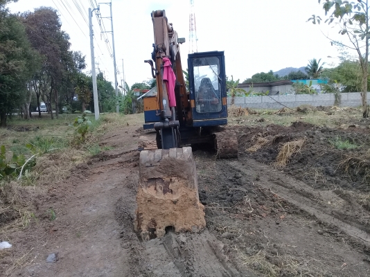 ขายด่วนรถแบคโฮ KOMATSU ปี 40 สภาพพร้อมใช้งาน