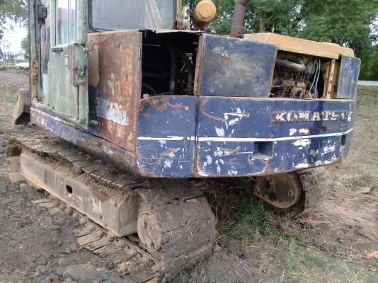 ขายด่วนรถแบคโฮ KOMATSU ปี 40 สภาพพร้อมใช้งาน