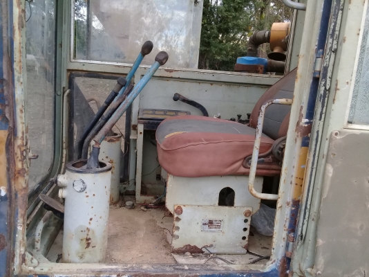 ขายด่วนรถแบคโฮ KOMATSU ปี 40 สภาพพร้อมใช้งาน