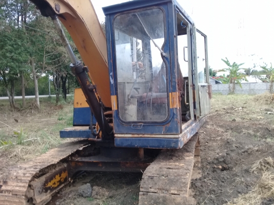 ขายด่วนรถแบคโฮ KOMATSU ปี 40 สภาพพร้อมใช้งาน