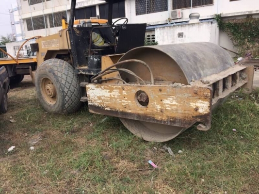 ขาย 475,000 บาท DYNAPAC CA251 รถบด 10 ตัน 2 เพลา เครื่องดี ปั้มสั่นสะเทือนแรง เอกสารเล่มทะเบียน  รถอยู่ จ.นครปฐม โทร 0610710295