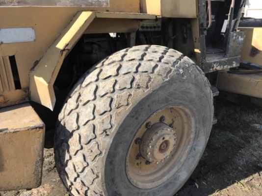 ขาย 475,000 บาท DYNAPAC CA251 รถบด 10 ตัน 2 เพลา เครื่องดี ปั้มสั่นสะเทือนแรง เอกสารเล่มทะเบียน  รถอยู่ จ.นครปฐม โทร 0610710295