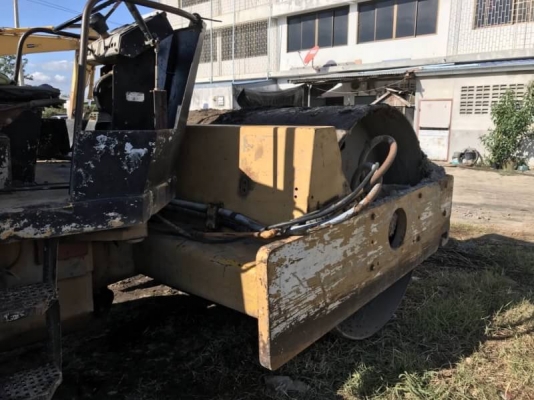 ขาย 475,000 บาท DYNAPAC CA251 รถบด 10 ตัน 2 เพลา เครื่องดี ปั้มสั่นสะเทือนแรง เอกสารเล่มทะเบียน  รถอยู่ จ.นครปฐม โทร 0610710295