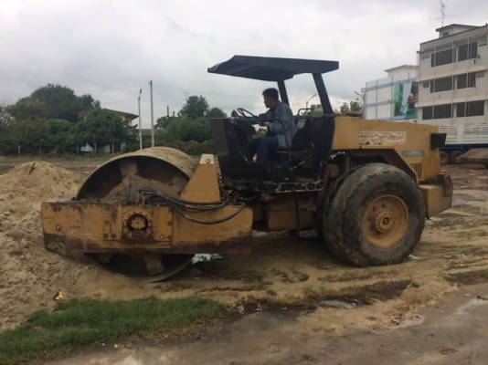 ขาย 475,000 บาท DYNAPAC CA251 รถบด 10 ตัน 2 เพลา เครื่องดี ปั้มสั่นสะเทือนแรง เอกสารเล่มทะเบียน  รถอยู่ จ.นครปฐม โทร 0610710295