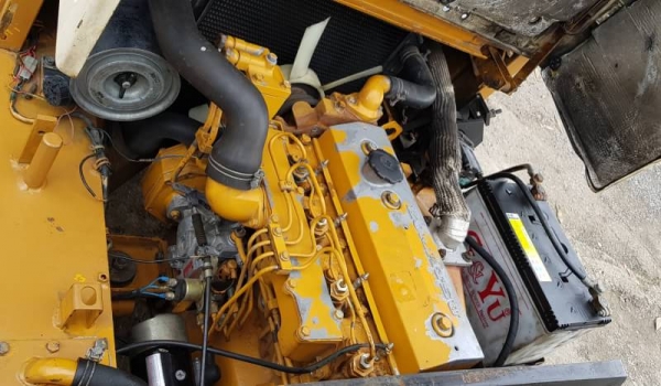 ขายด่วนรถยกดีเซลKOMATSU FD20-10 ยกได้2ตันยกสูง3เมตรยกจริงได้ถึง2.7ตันรถนอกเพิ่งนำเข้ามายังไม่เคยใช้งานในเมืองไทยเลย