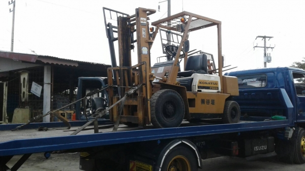 ขายด่วนรถยกดีเซลKOMATSU FD20-10 ยกได้2ตันยกสูง3เมตรยกจริงได้ถึง2.7ตันรถนอกเพิ่งนำเข้ามายังไม่เคยใช้งานในเมืองไทยเลย