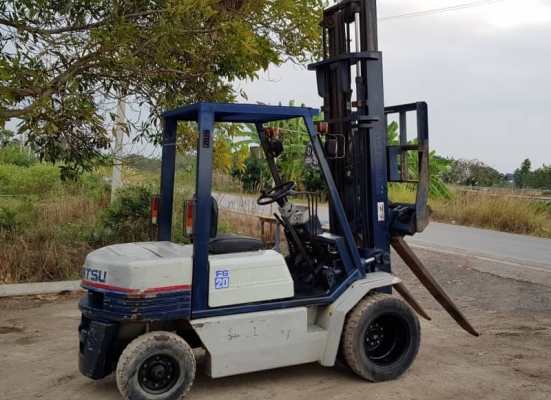 ขายด่วนรถยกKOMATSU FG20-11 ยกได้2ตันยกสูง4เมตรงากะดกได้ยางหน้าคู้รถนอกเพิ่งนำเข้ามายังไม่เคยใช้งานในเมืองไทยเลย