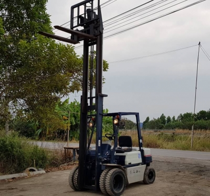 ขายด่วนรถยกKOMATSU FG20-11 ยกได้2ตันยกสูง4เมตรงากะดกได้ยางหน้าคู้รถนอกเพิ่งนำเข้ามายังไม่เคยใช้งานในเมืองไทยเลย