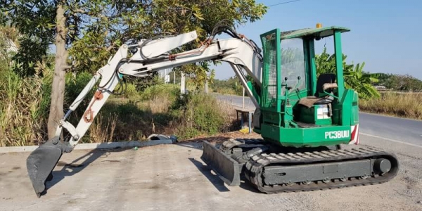 ขายด่วนรถแบคโฮKOMATSUโคมัสซูรุ่นยอดนิยมสวยๆPC38-6URเทียบเท่าPC40เครื่องโคมัสซู3D84เครื่องดีปั่มแรงรถนอกเพิ่งนำเข้ามาใหม่ยังไม่เคยใช้งานในเมืองไทยเลย