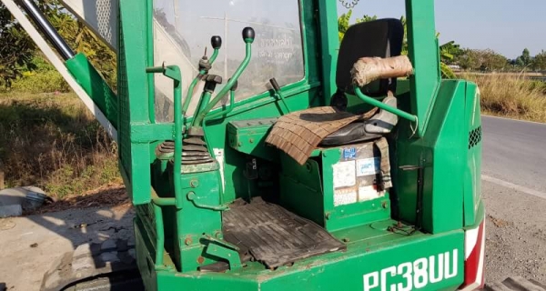 ขายด่วนรถแบคโฮKOMATSUโคมัสซูรุ่นยอดนิยมสวยๆPC38-6URเทียบเท่าPC40เครื่องโคมัสซู3D84เครื่องดีปั่มแรงรถนอกเพิ่งนำเข้ามาใหม่ยังไม่เคยใช้งานในเมืองไทยเลย ขายด่วนรถแบคโฮKOMATSUโคมัสซูรุ่นยอดนิยมสวยๆPC38-6URเทียบเท่าPC40เครื่องโคมัสซู3D84เครื่องดีปั่มแรงรถนอกเพิ่งนำเข้ามาใหม่ยังไม่เคยใช้งานในเมืองไทยเลย