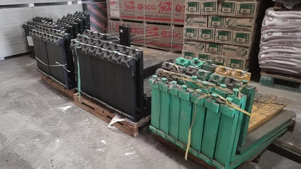 งาโฟล์คลิฟท์ 2-3 ตันใหม่ นำเข้า ราคาเริ่มต้นที่คู่ละ4000บาท