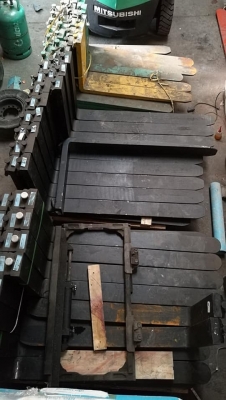 งาโฟล์คลิฟท์ 2-3 ตันใหม่ นำเข้า ราคาเริ่มต้นที่คู่ละ4000บาท