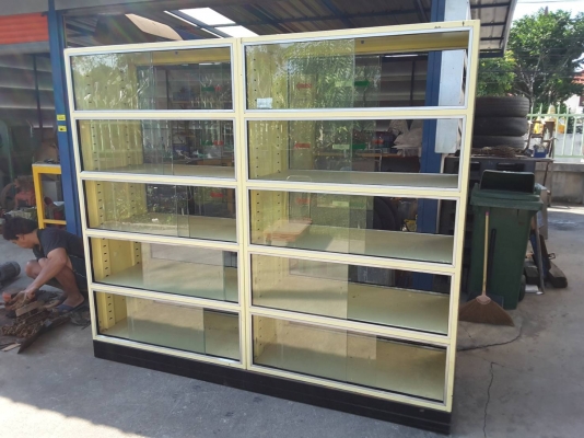 ตู้บานเลื่อนกระจก