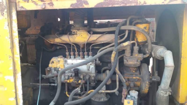 ขาย 295,000 รถตักล้อยางเอวอ่อน KOMATSU JH 63 เครื่องดี เกียร์ทอคร์แรง เอวแน่น ยางดี ต่อแขนแล้ว  บุ้งกี้ตัก 2.5 คิว รถสวยพร้อมใช้ รถอยู่ พนมสารคาม 0967428942