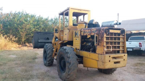 ขาย 295,000 รถตักล้อยางเอวอ่อน KOMATSU JH 63 เครื่องดี เกียร์ทอคร์แรง เอวแน่น ยางดี ต่อแขนแล้ว  บุ้งกี้ตัก 2.5 คิว รถสวยพร้อมใช้ รถอยู่ พนมสารคาม 0967428942