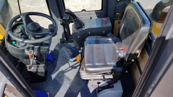 ขายด่วนรถตักSCHMELZER-922HLเอวอ่อนขับ4ล้อเกียรท็อกโลฮายรถนำเข้าขนาดใหญ่ตัก1.5คิวยกสูง4.5เมตรตักขึ้นรถ10ล้อได้รถใหม่แกะกล่อง100\%นำเข้ายังไม่ได้ใช้งานจากจีนการันตี ขายด่วนรถตักSCHMELZER-922HLเอวอ่อนขับ4ล้อเกียรท็อกโลฮายรถนำเข้าขนาดใหญ่ตัก1.5คิวยกสูง4.5เมตรตักขึ้นรถ10ล้อได้รถใหม่แกะกล่อง100\%นำเข้ายังไม่ได้ใช้งานจากจีนการันตี