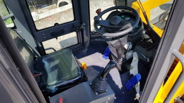 ขายด่วนรถตักSCHMELZER-922HLเอวอ่อนขับ4ล้อเกียรท็อกโลฮายรถนำเข้าขนาดใหญ่ตัก1.5คิวยกสูง4.5เมตรตักขึ้นรถ10ล้อได้รถใหม่แกะกล่อง100\%นำเข้ายังไม่ได้ใช้งานจากจีนการันตี ขายด่วนรถตักSCHMELZER-922HLเอวอ่อนขับ4ล้อเกียรท็อกโลฮายรถนำเข้าขนาดใหญ่ตัก1.5คิวยกสูง4.5เมตรตักขึ้นรถ10ล้อได้รถใหม่แกะกล่อง100\%นำเข้ายังไม่ได้ใช้งานจากจีนการันตี